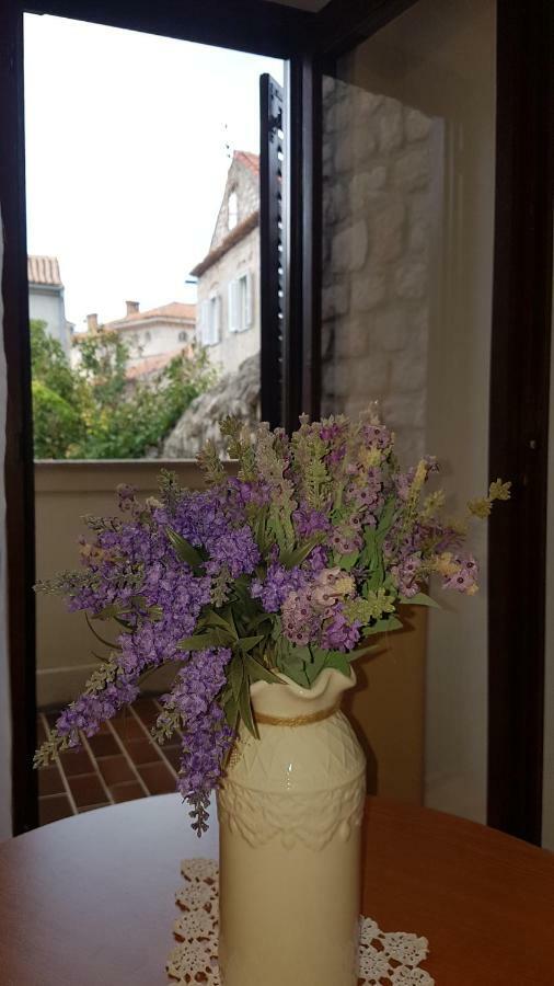 Apartment Lavanda Garden Rab Town Esterno foto