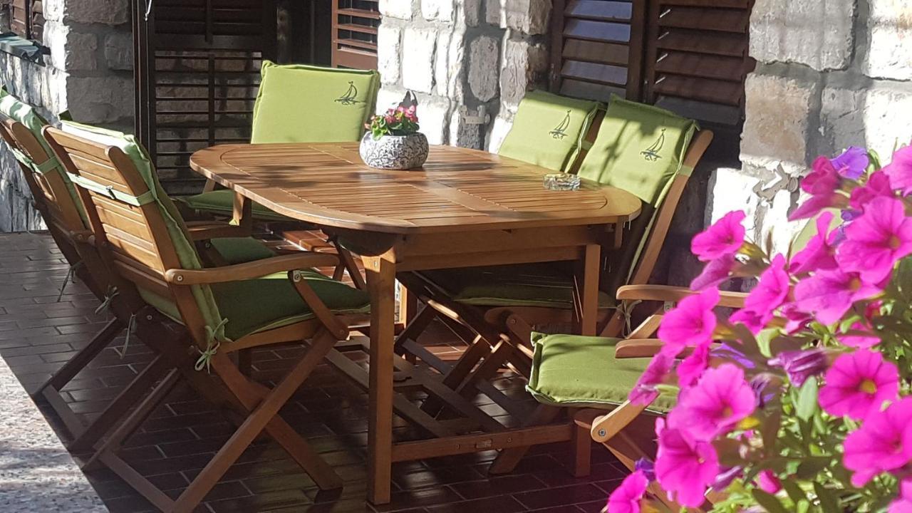 Apartment Lavanda Garden Rab Town Esterno foto
