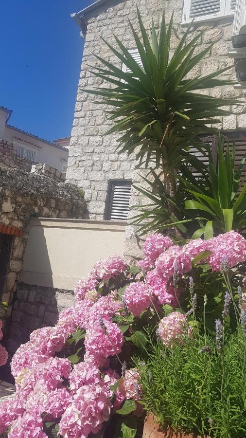 Apartment Lavanda Garden Rab Town Esterno foto
